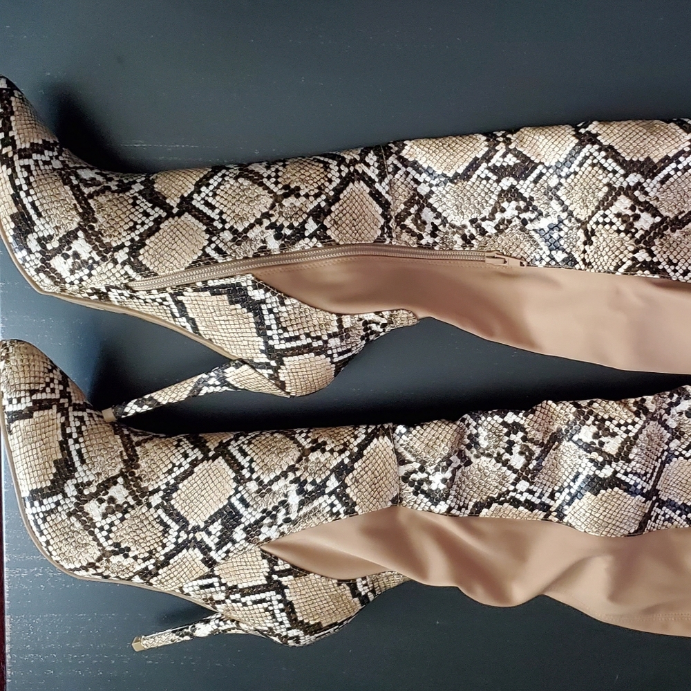 High Heel, Tan/Snake Skin, Knee Hi, Size 11, Boots